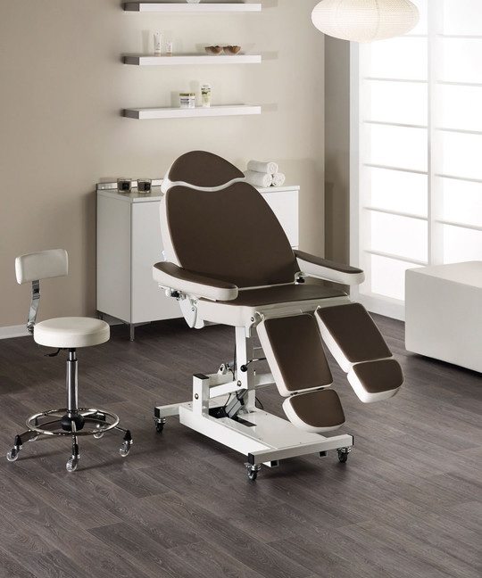 Podo chair for beauty centre: Dallas - In photo: MB/P10 - Colour A: Hot Chocolate 60 / B: Milk 61 - Medical & Beauty